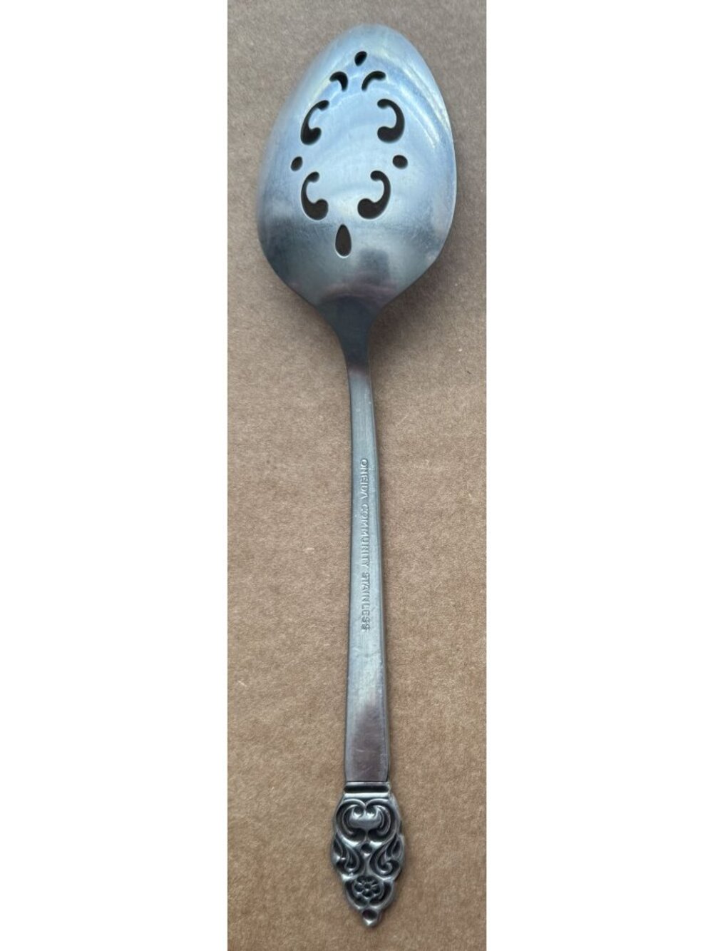 Oneida Community Vinland (Stainless) Pattern Pierced Table Serving Spoon 8 1/2" - Picture 4 of 8
